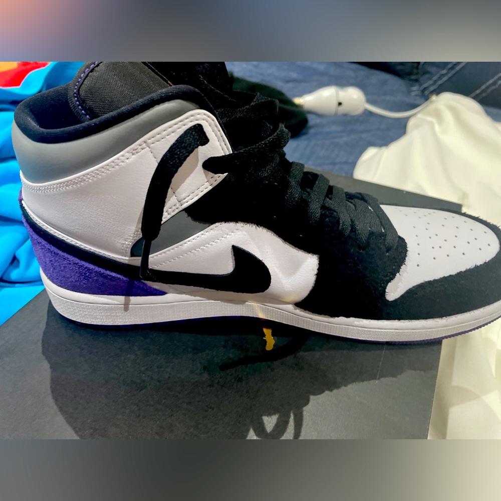 Air Jordan 1 Mid